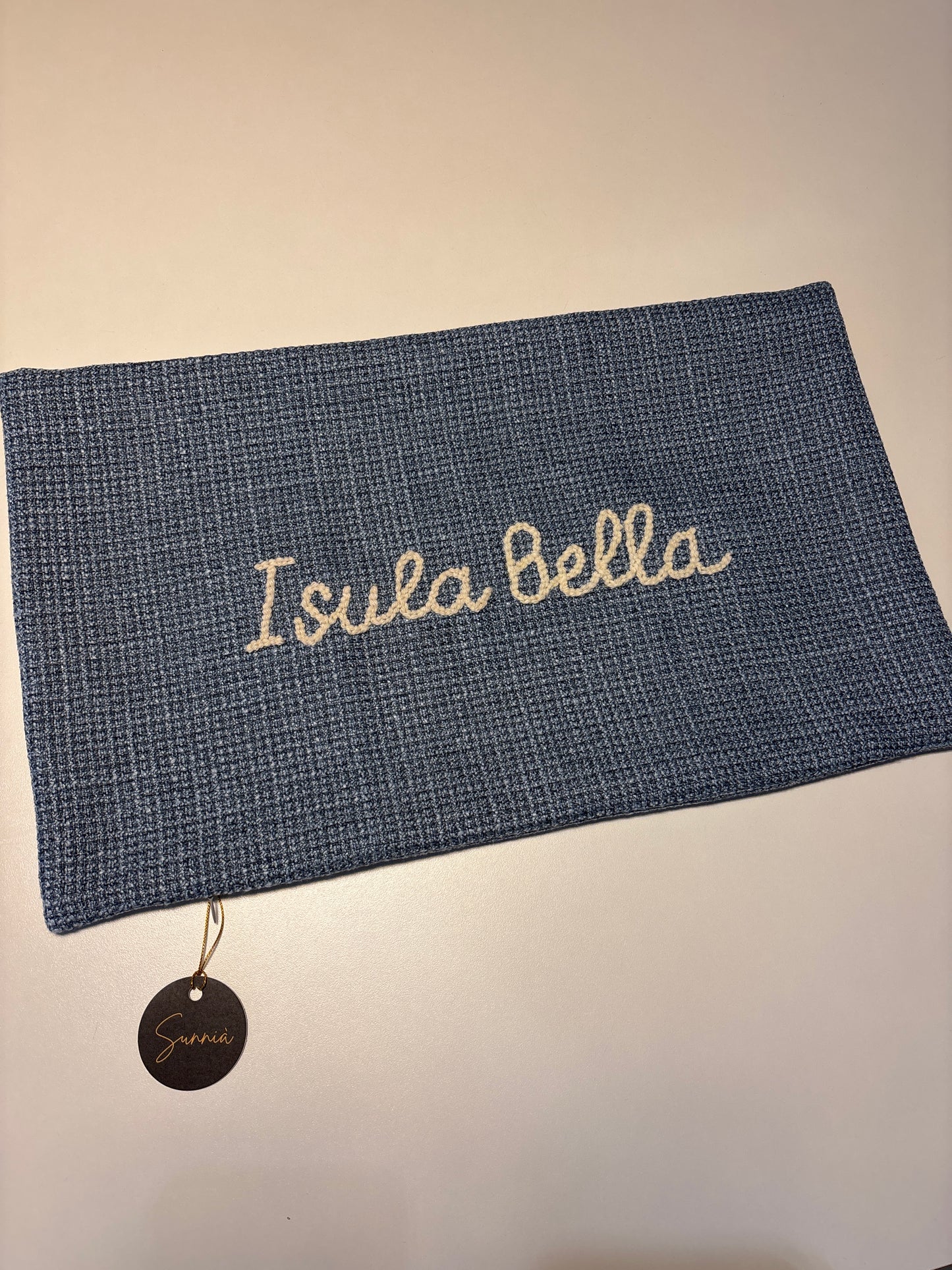 Isula Bella - Coussin brodé 50 x 30