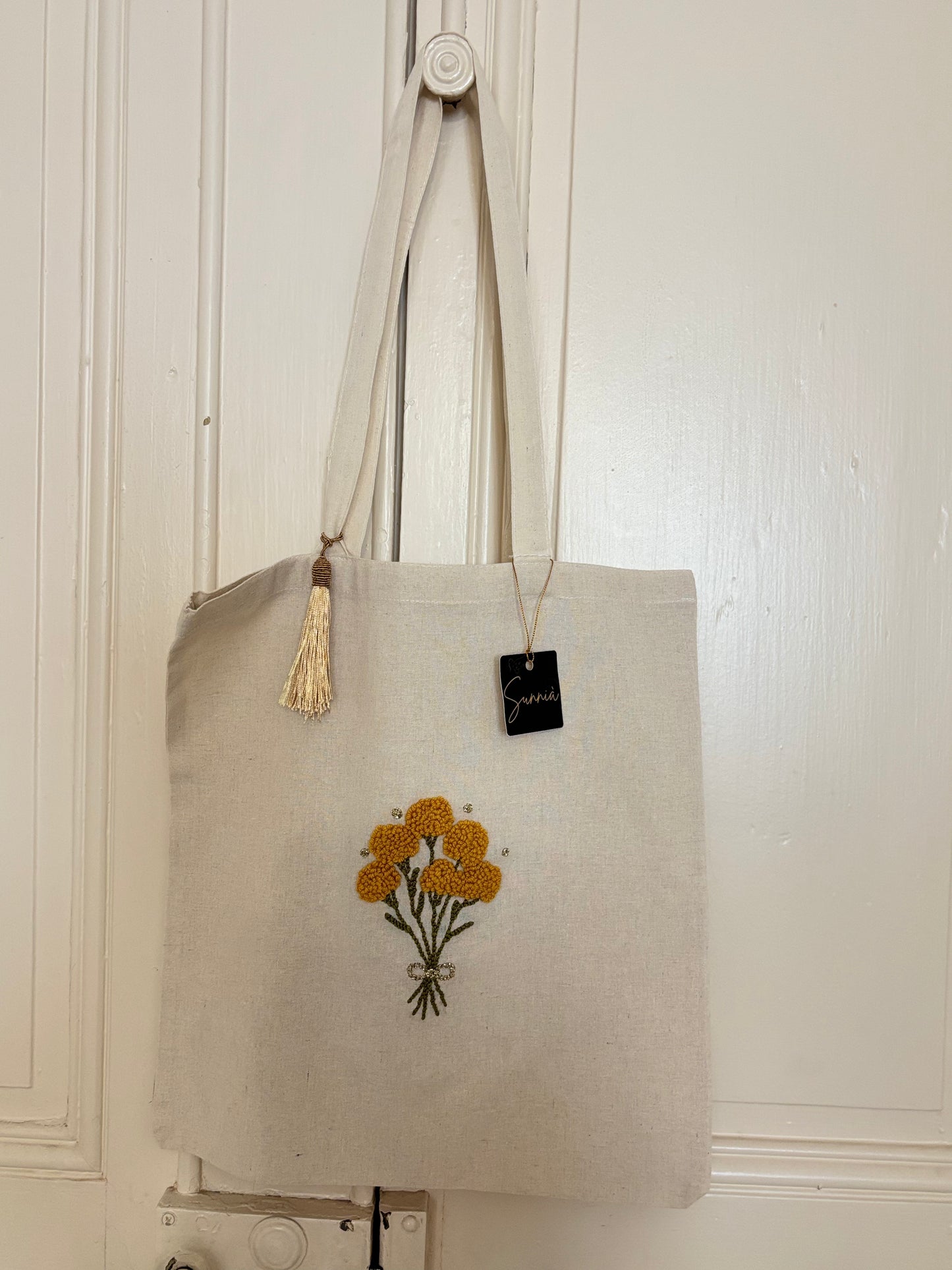 Embroidered Tote Bag – Immortelle Flowers (Muredda)