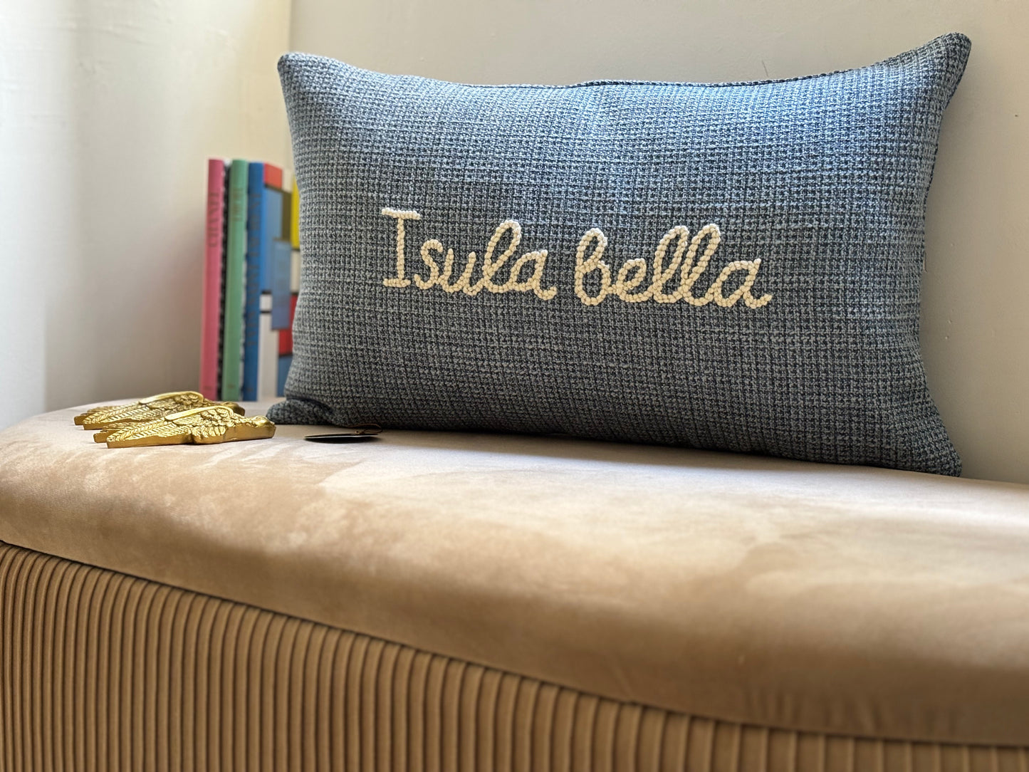 Isula Bella - Coussin brodé 50 x 30