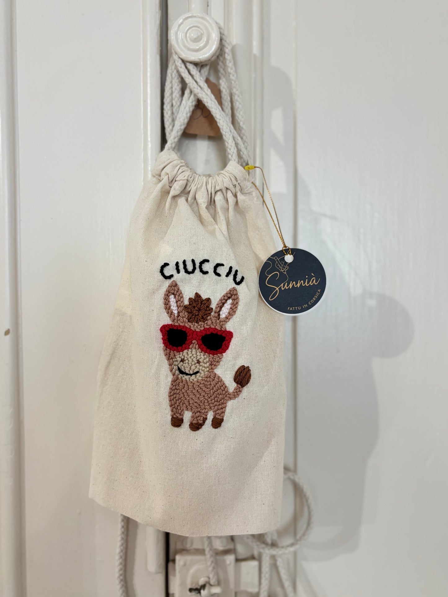 Sac à dos brodé Sunnià – Modèles uniques ou personnalisés