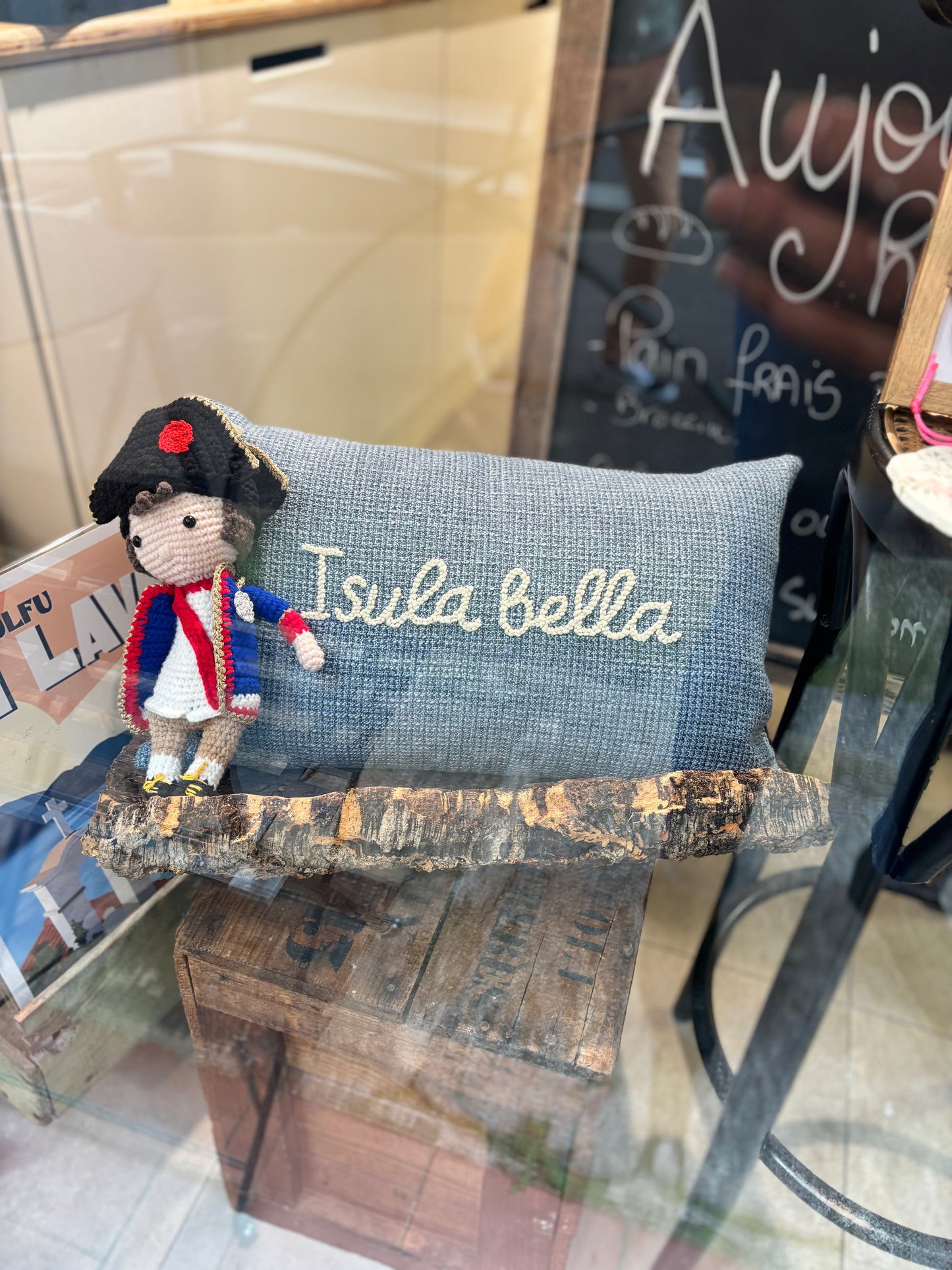 Isula Bella - Coussin brodé 50 x 30
