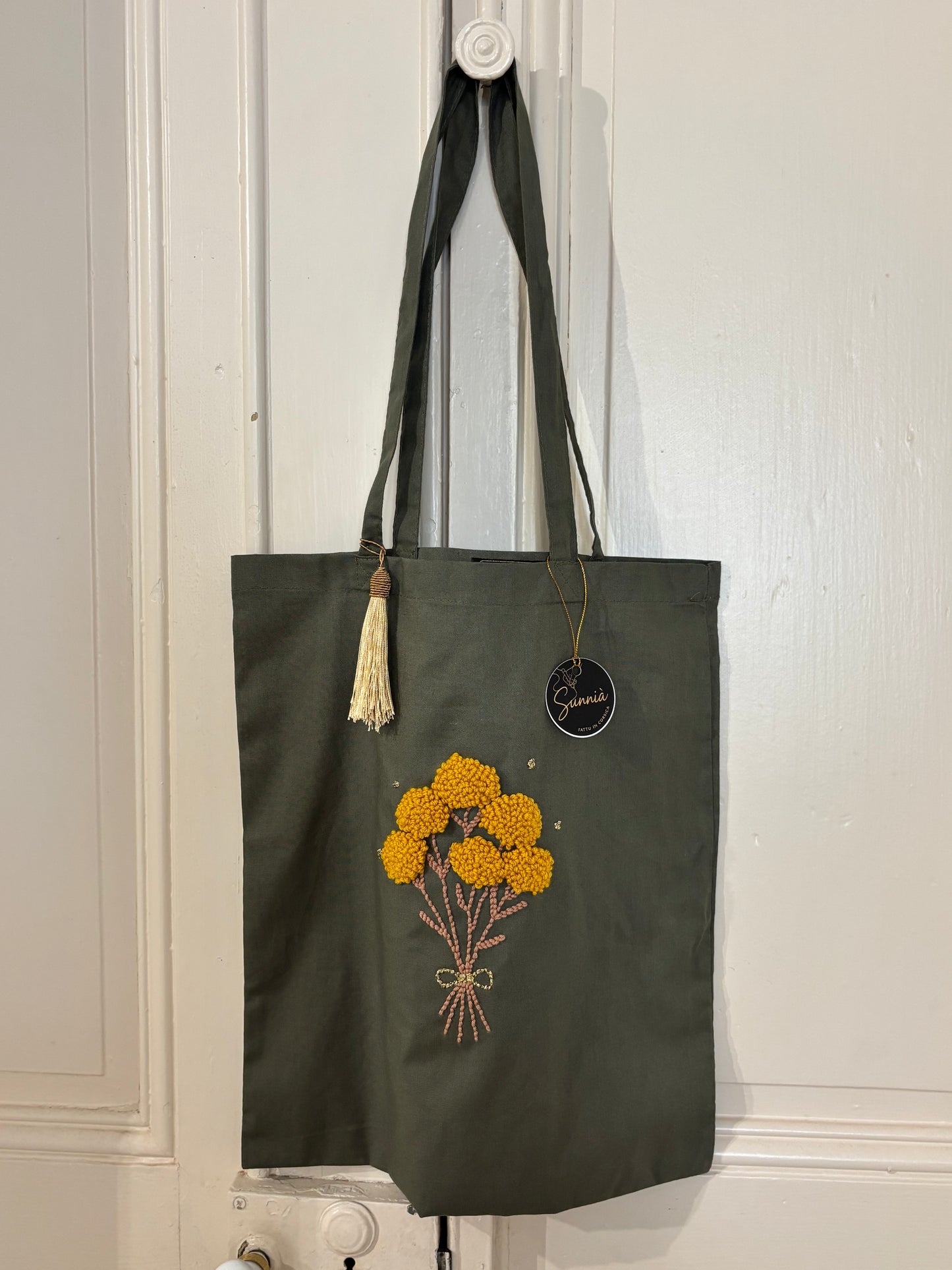 Embroidered Tote Bag – Immortelle Flowers (Muredda)