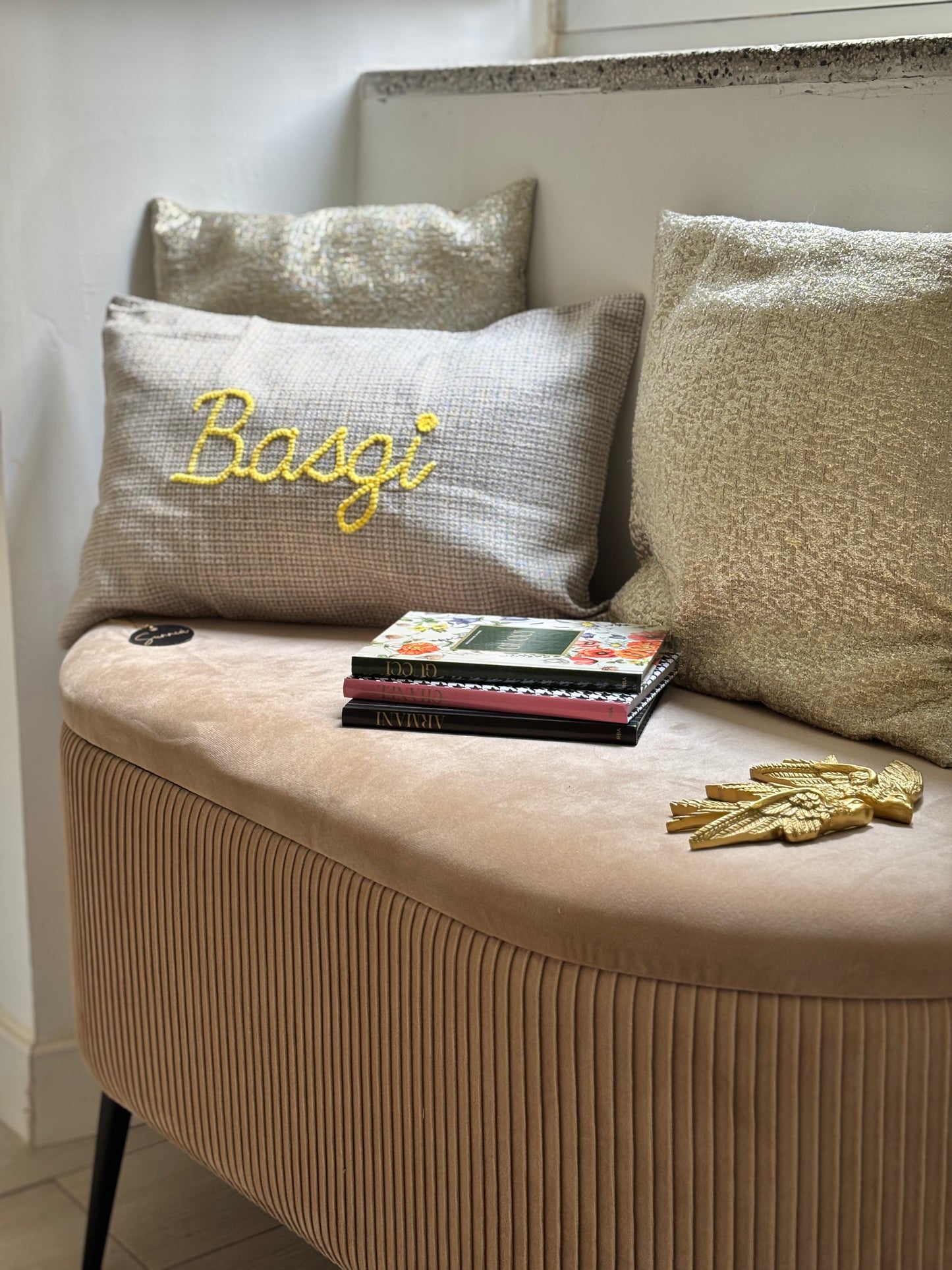 Basgi – Coussin brodé 50x30 cm