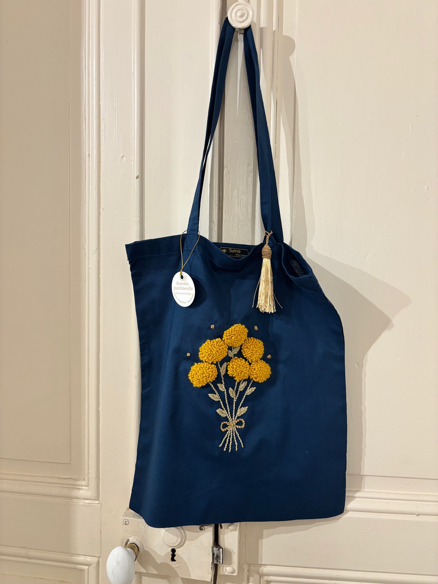Embroidered Tote Bag – Immortelle Flowers (Muredda)
