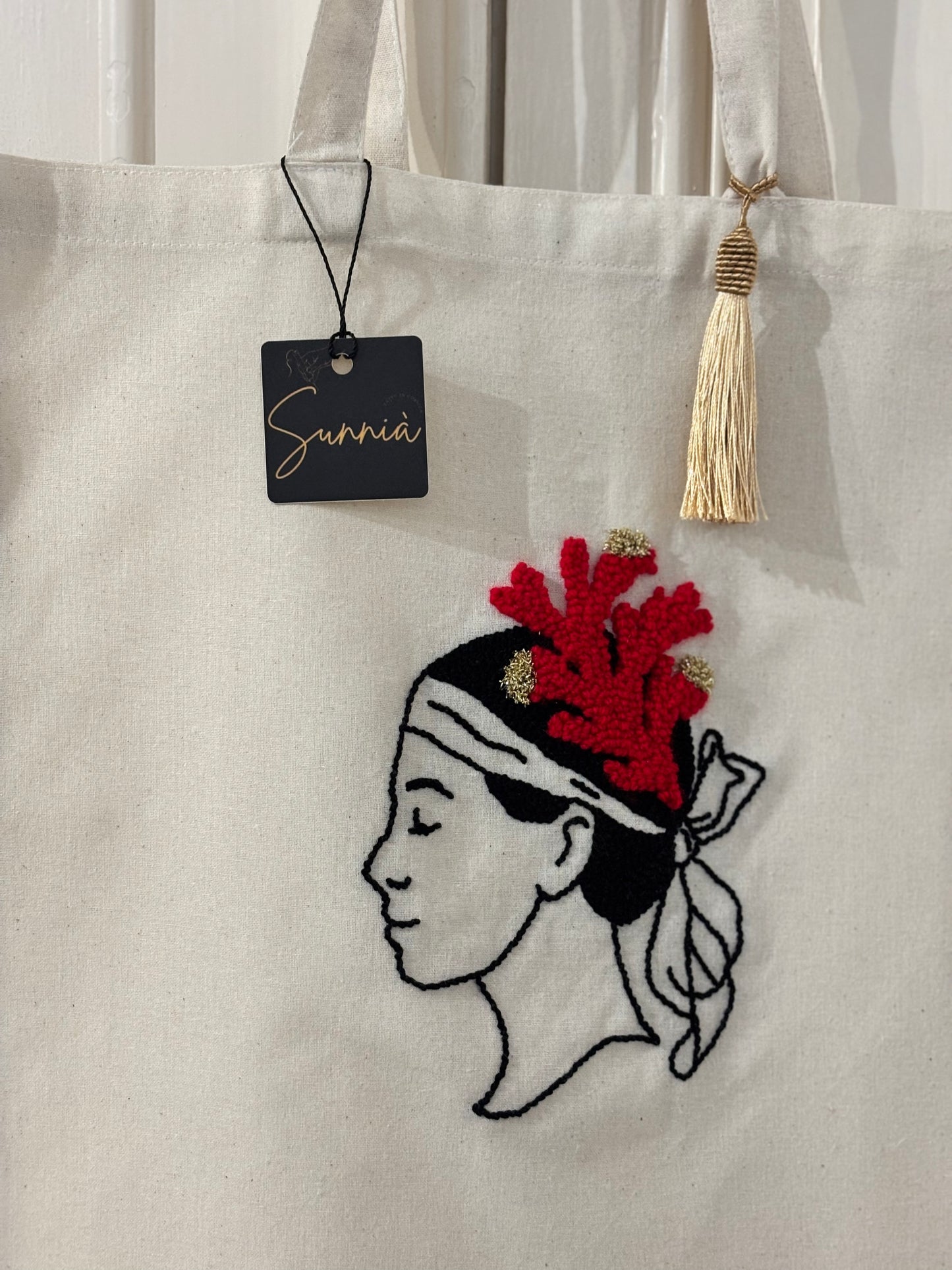 Lisandra (corail rouge de Méditerranée)