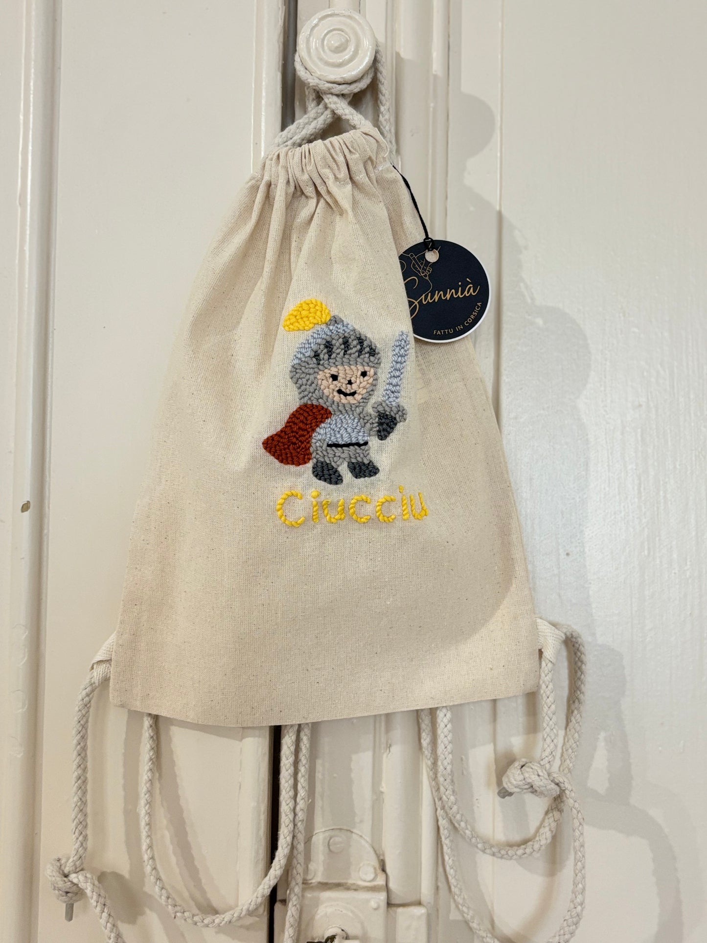 Sac à dos brodé Sunnià – Modèles uniques ou personnalisés