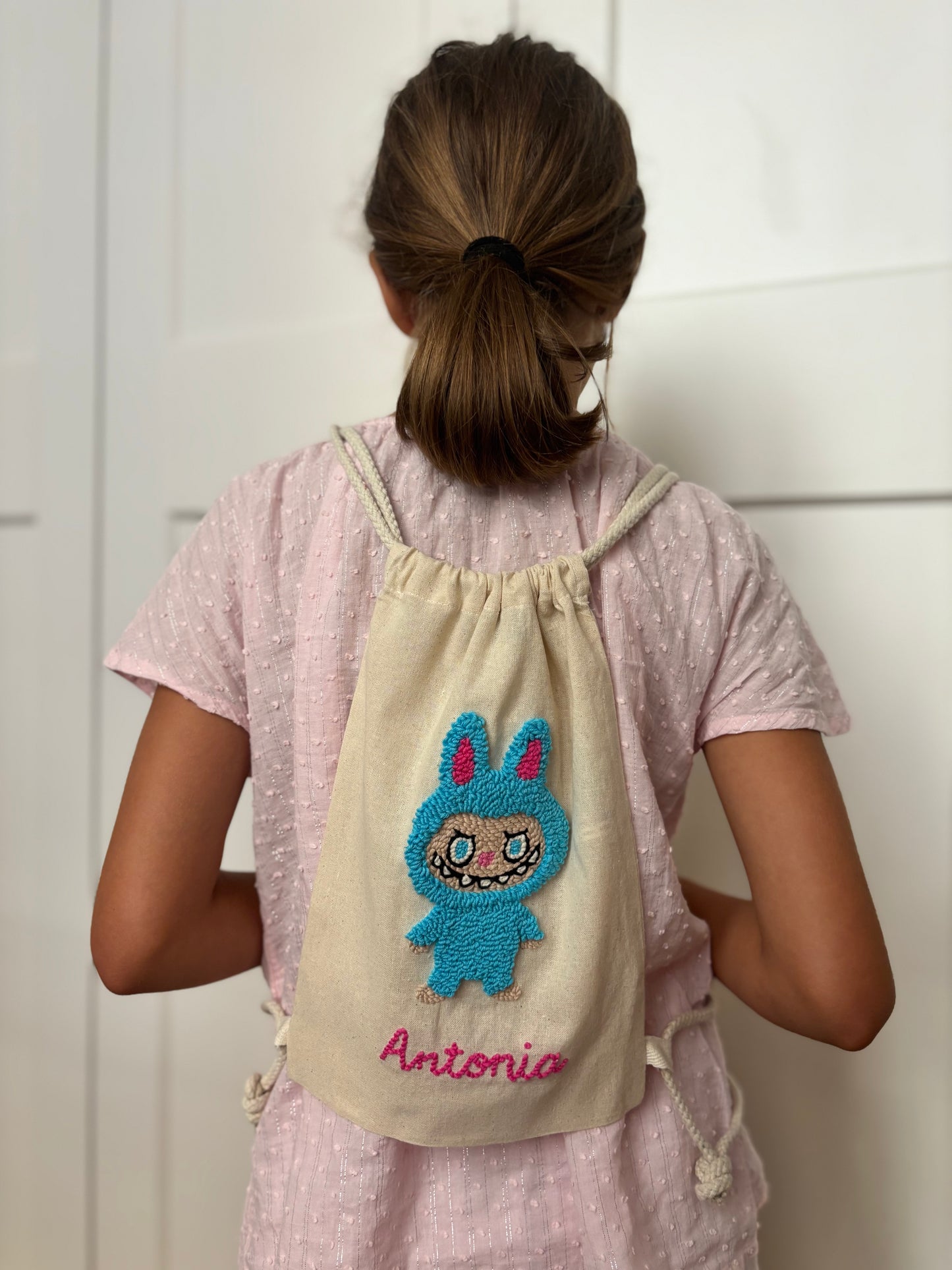 Sac à dos enfant brodé – Modèle personnalisé