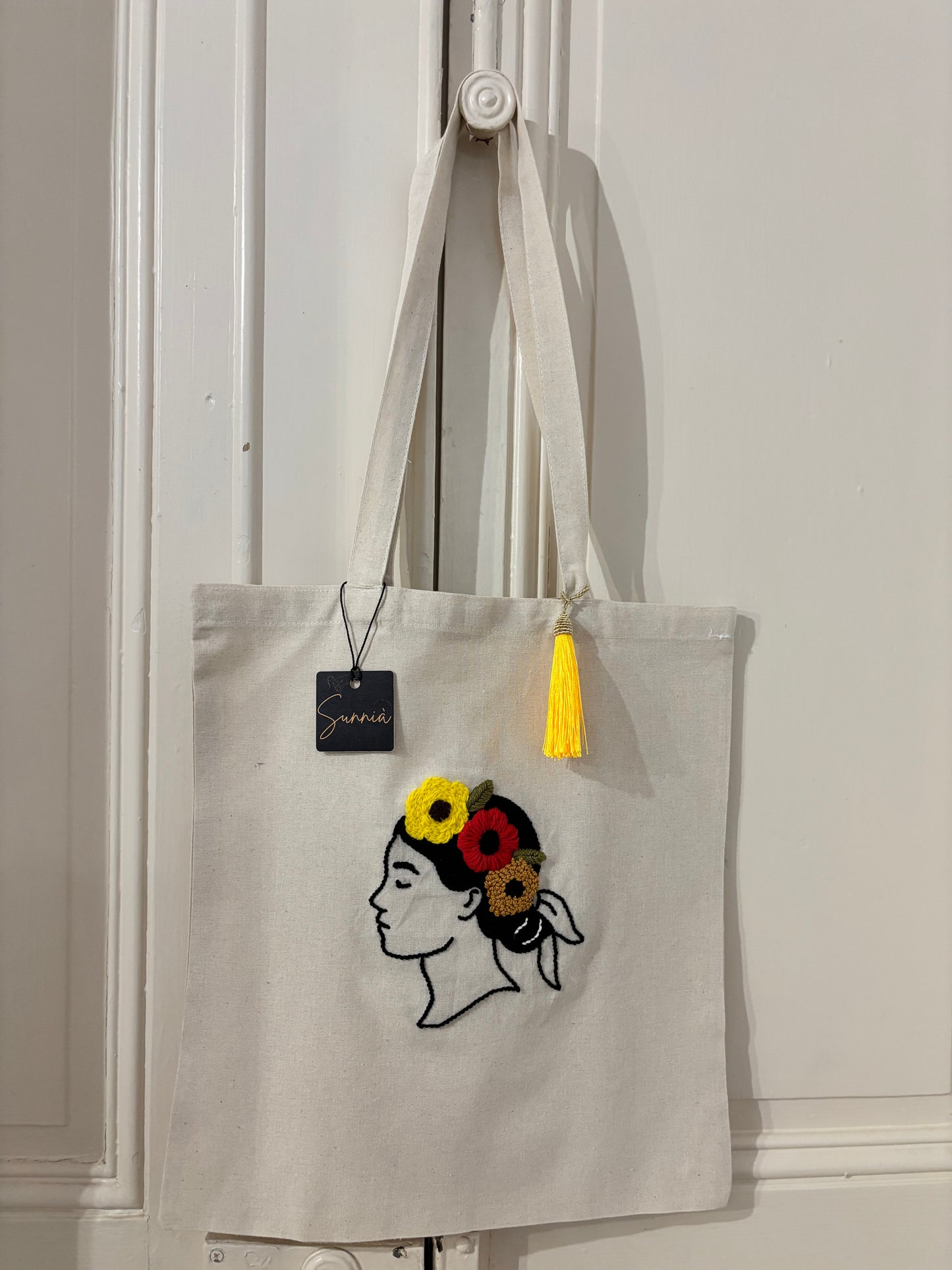 Vannina (fleurs dorées et coquelicots)