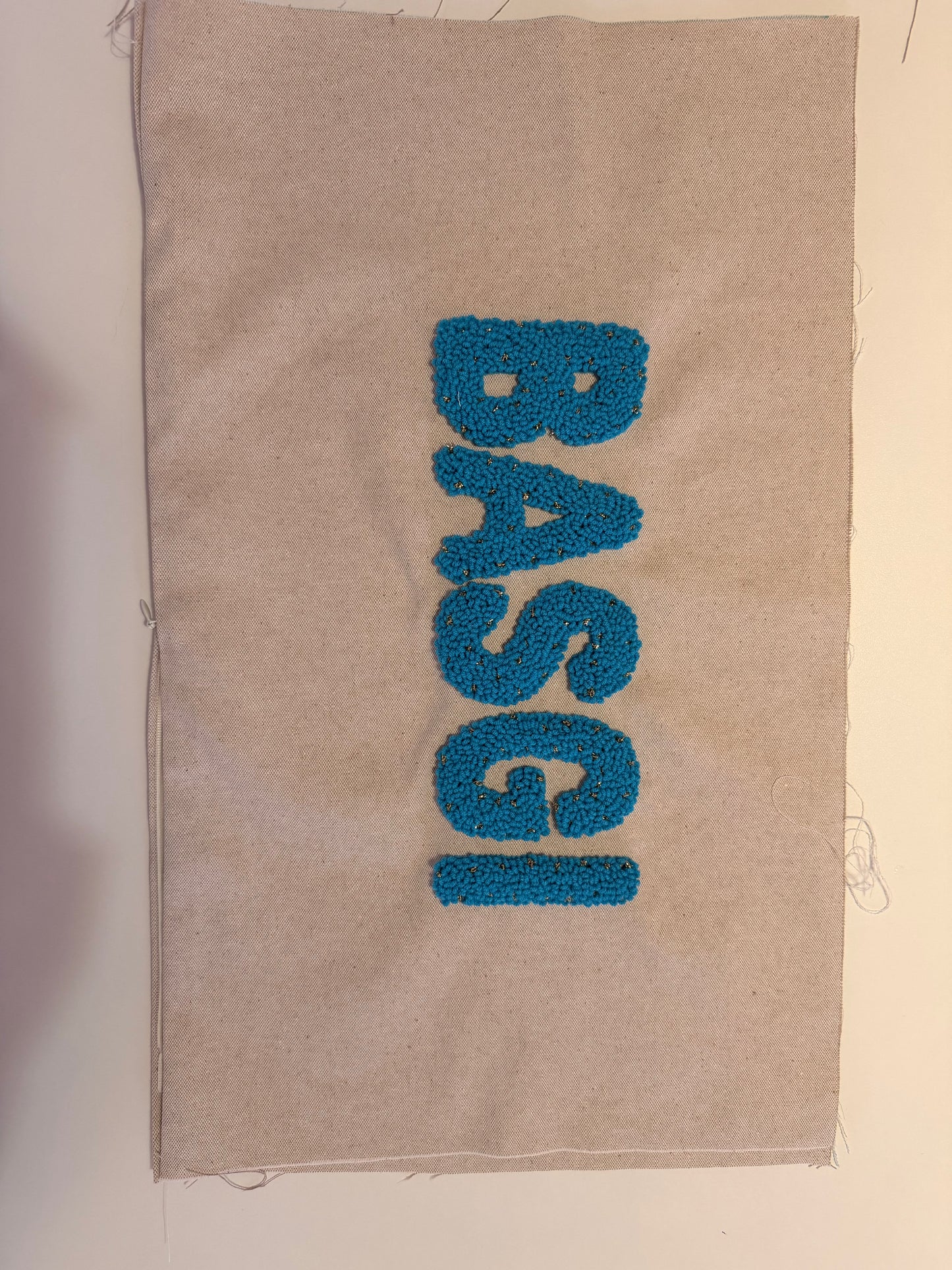 BASGI – 50 × 30 cm