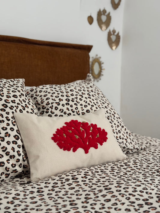 Coussin corail artisanal – 50x30 cm