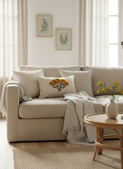 Coussin brodé Immortelle – Format 50×30 cm