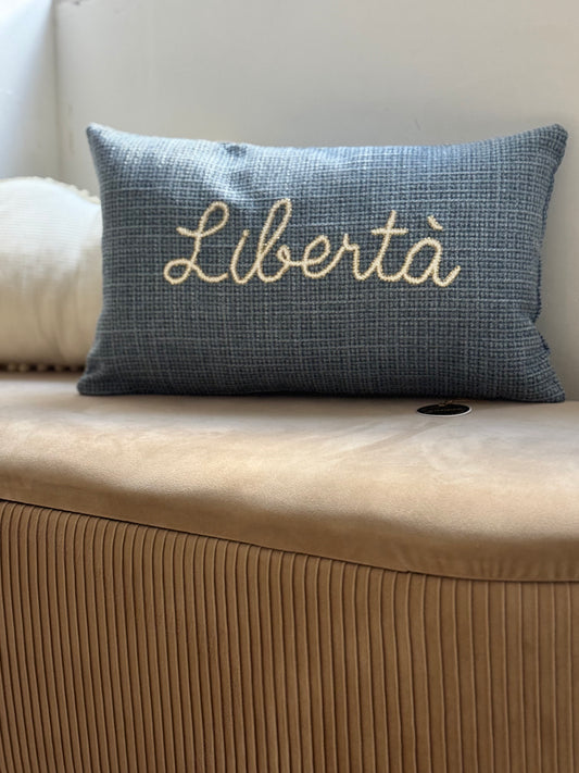 Coussin brodé Libertà – Pièce unique