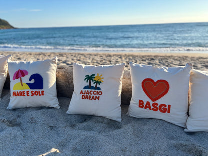 Coussin Corsica Pop – Évasion brodée
