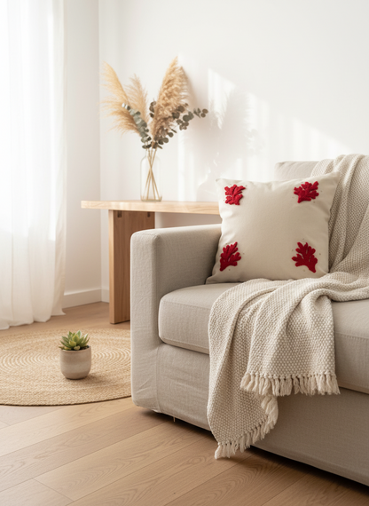 Coussin “Corallu Stellatu” – Pièce unique (40×40)
(Corail rouge & touches d’or)