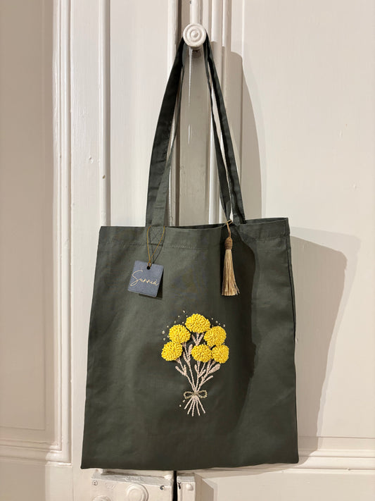Tote Bag Brodé – Fleurs d’immortelle (Muredda corse)