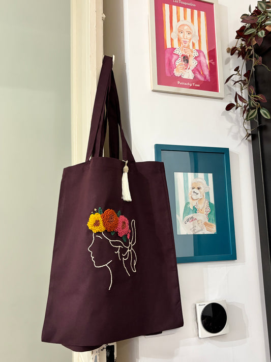 Tote Bag Aubergine – Interprétation Féminine de la Tête de Maure