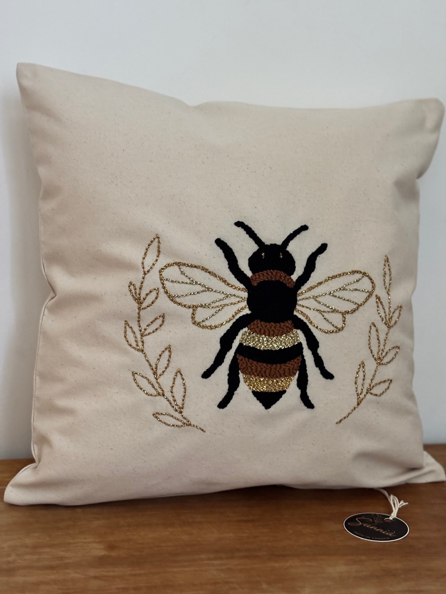 Coussin Abeille & Branches Dorées – 40x40 cm