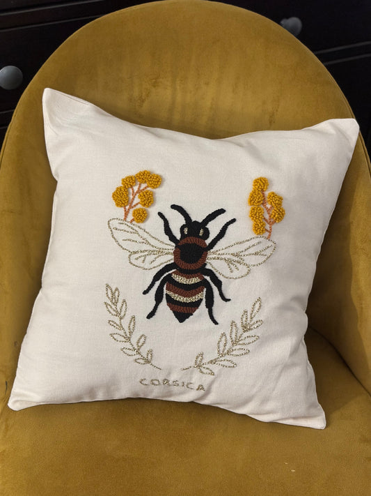 Coussin brodé – Abeille Corse & Immortelle