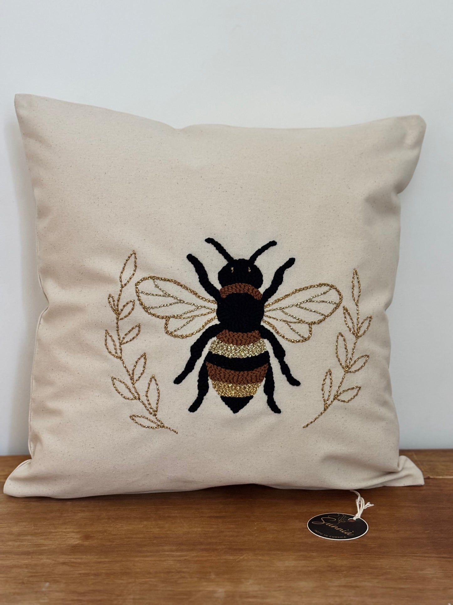 Coussin Abeille & Branches Dorées – 40x40 cm